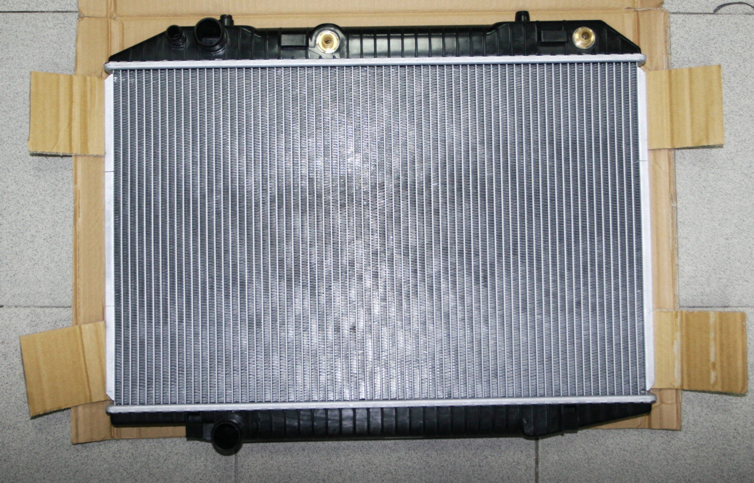 W126 Radiator RADIATOR - MERCEDES BENZ W126 86-90 5000CC - Twincell