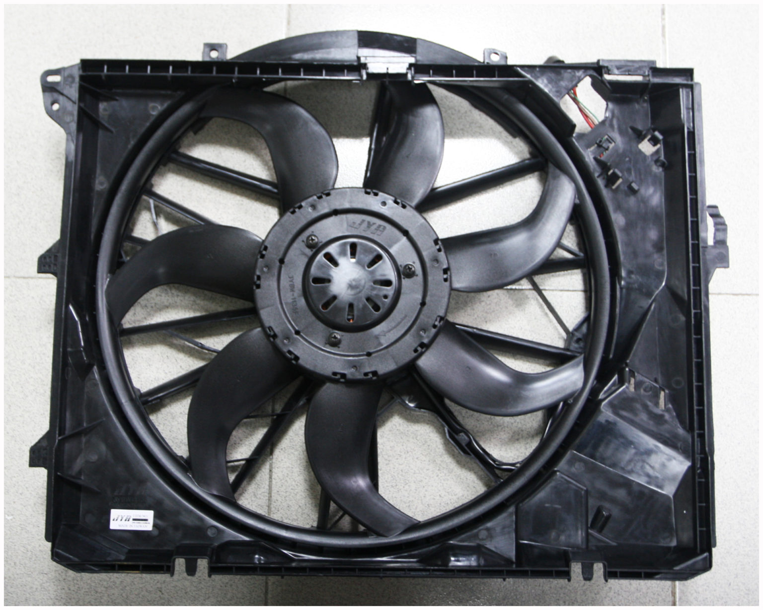 FAN MOTOR ASSY BMW E87/E90/E93 05 300W MT 3PIN Twincell