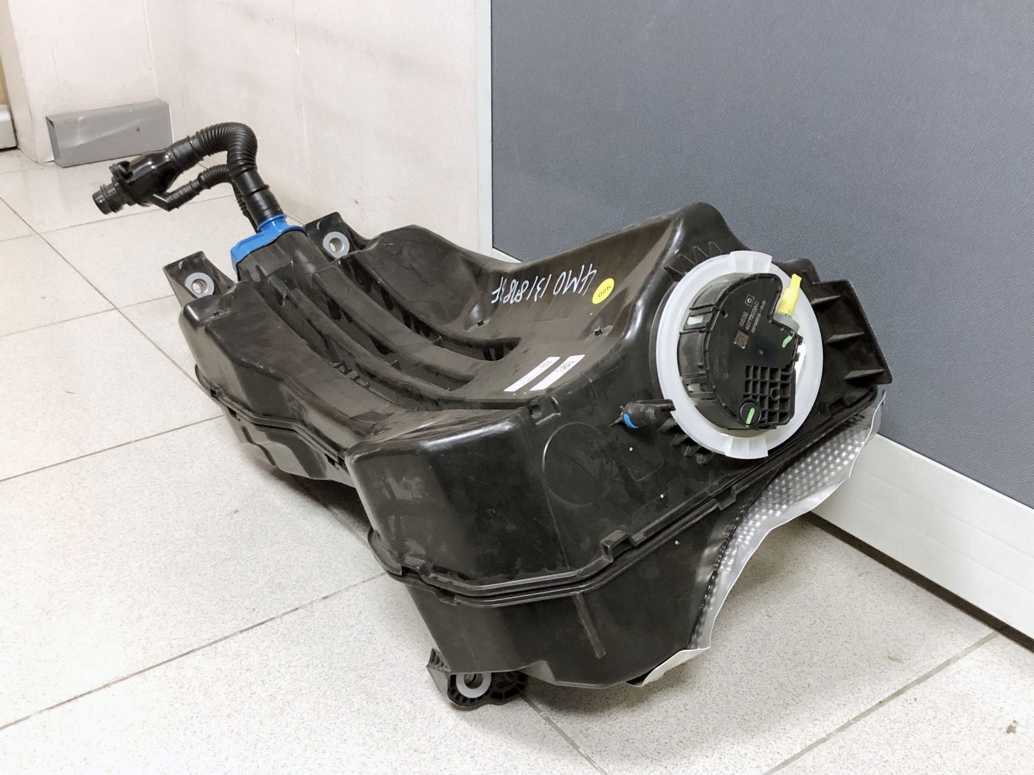 TANK EXHAUST FLUID Q7 3.0 TDI DIESEL Twincell